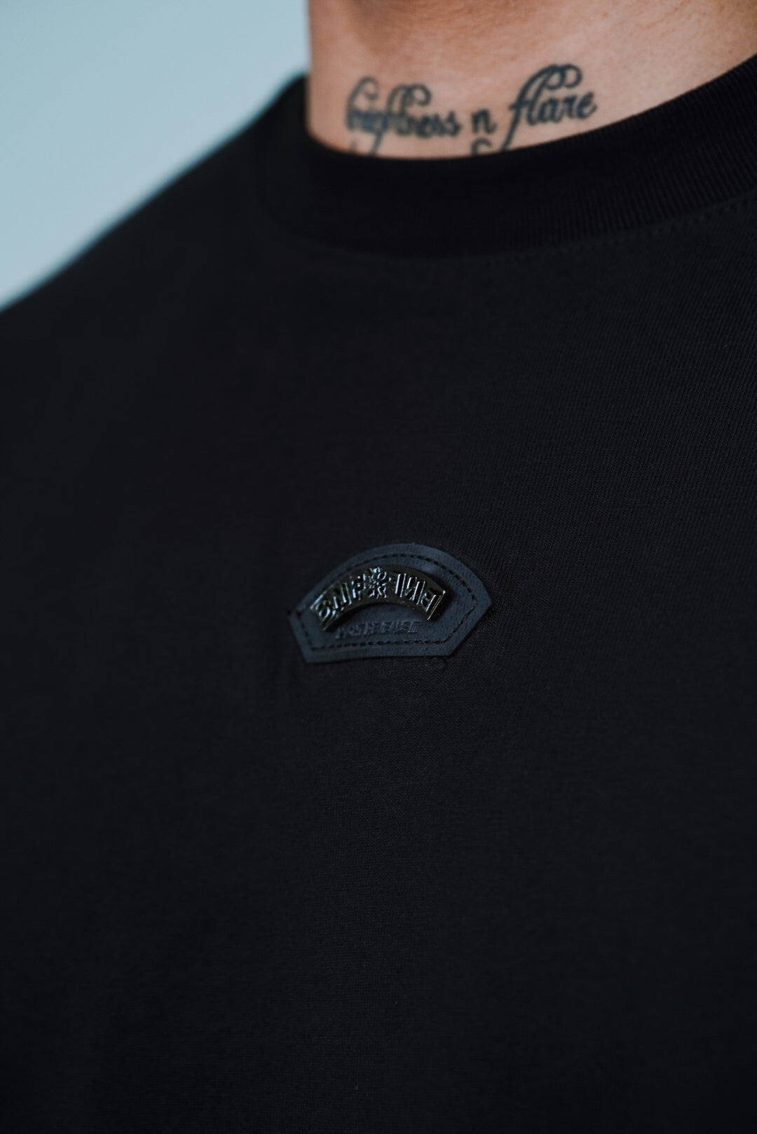 Camiseta BBBLUE Disciples Elemental Insignia-N Negro