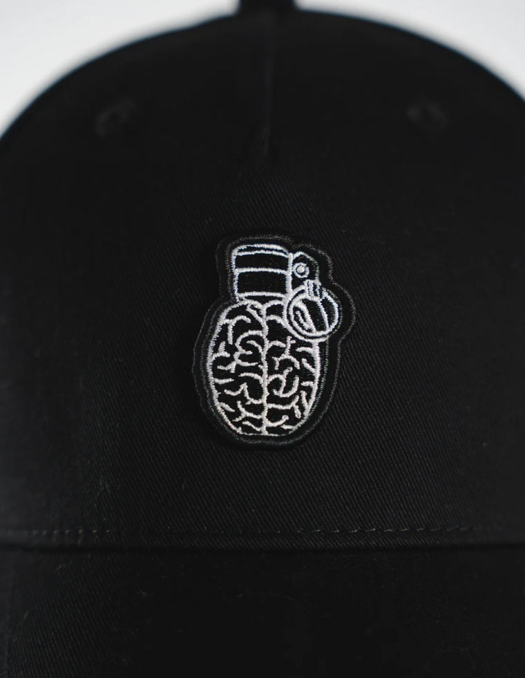 GRENADE BLACK CURVED CAP