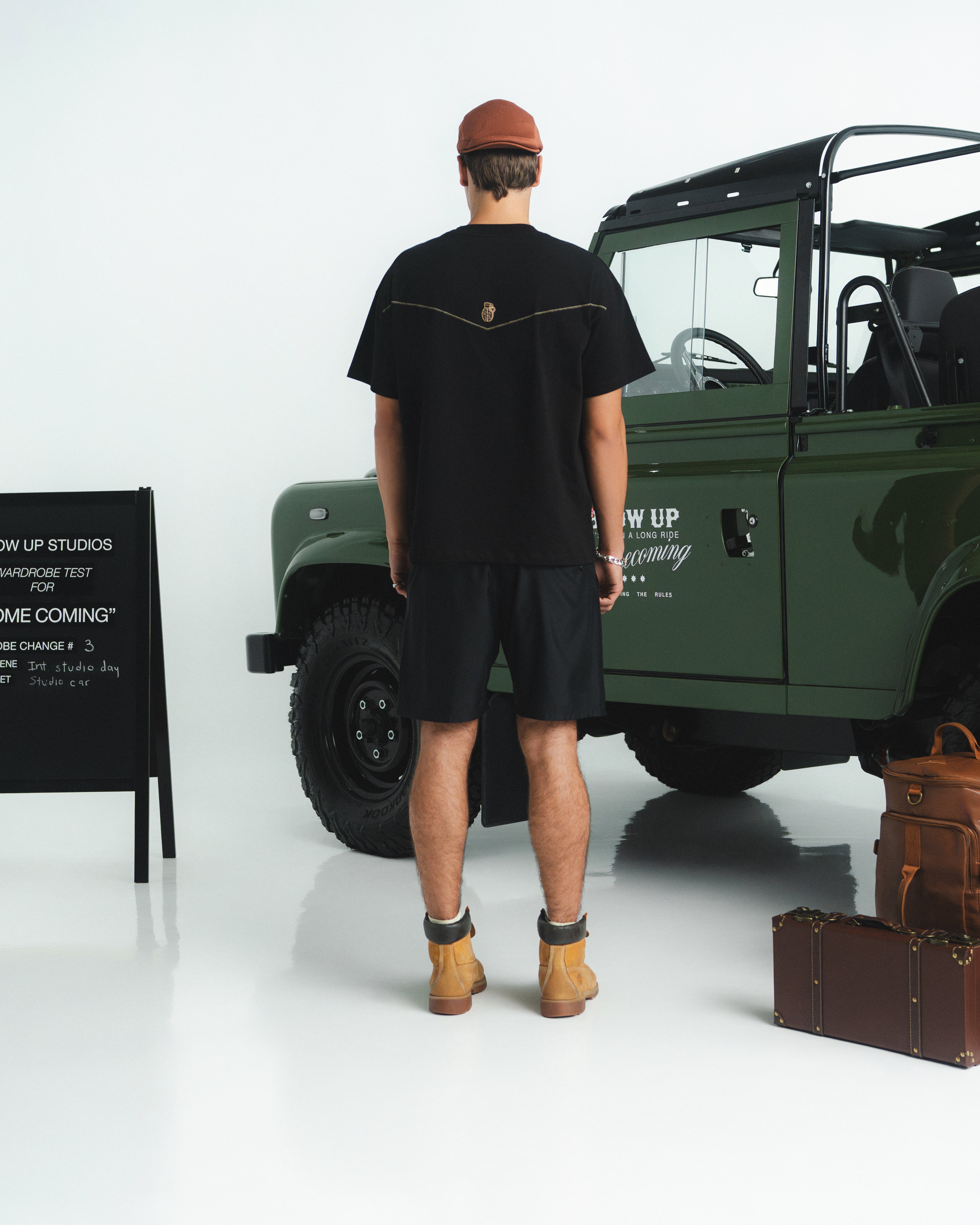 LASSO REGULAR FIT BLACK T-SHIRT